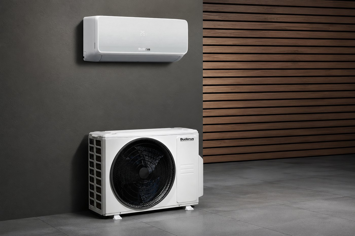 Buderus Logacool Klimaanlage — weißes Innengerät an der Wand und Außeneinheit in einem modernen Raum